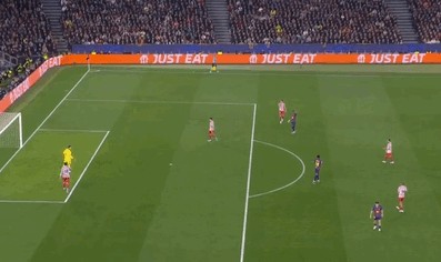 世界杯官方直播平台下载-孩子般的错误又来了，勒诺尔芒用手按住穆索开球未被判点