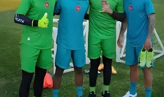 他上赛季都没资格进鲁能二队，如今却被郑智重用，连续出战中超